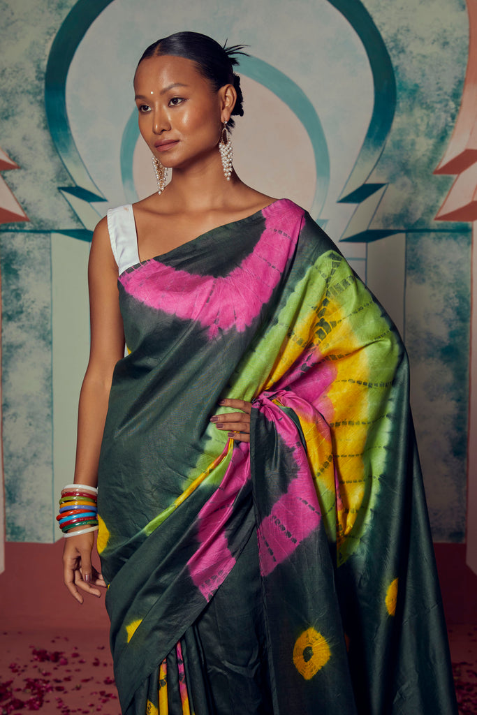 VIBRANT VERVE- GREEN COTTON SAREE Cotton Saree stylefables   